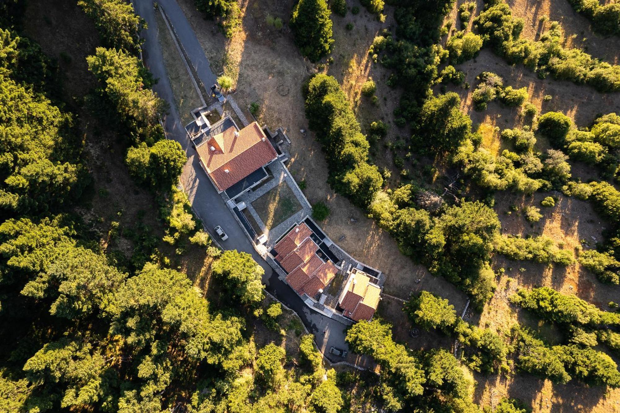 Natura Hotel Вітіна Екстер'єр фото