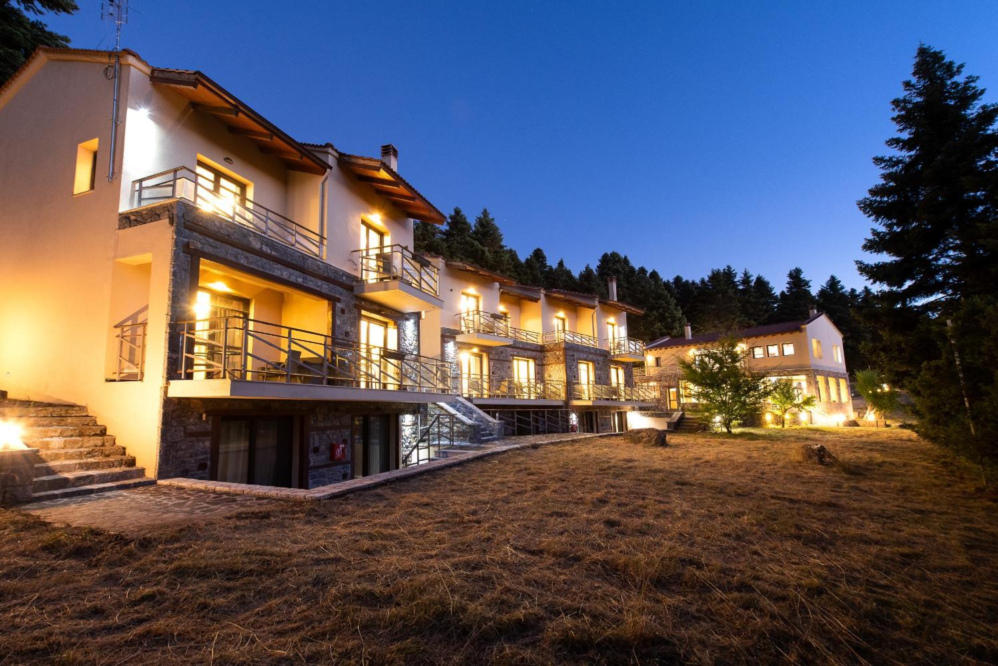 Natura Hotel Вітіна Екстер'єр фото
