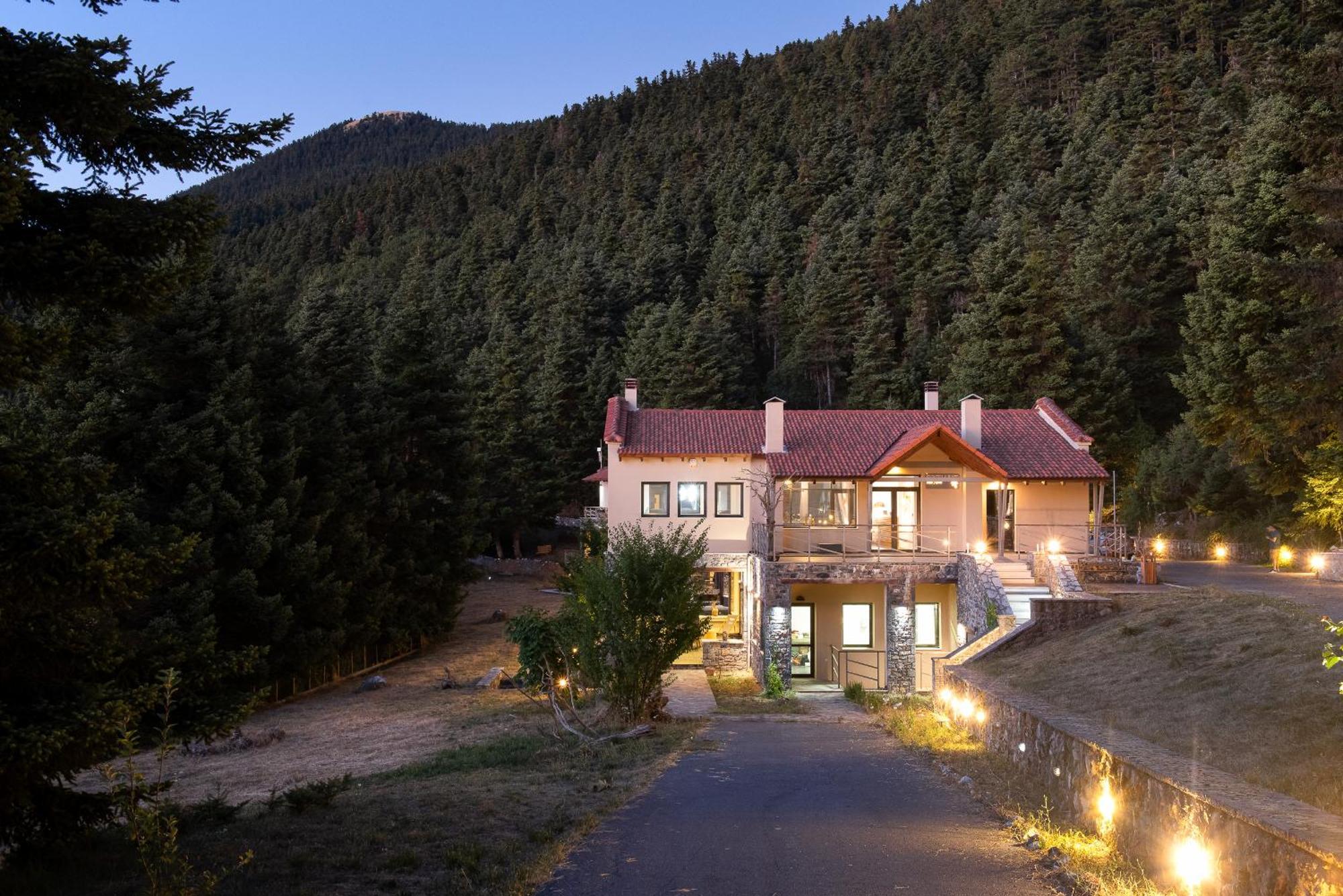 Natura Hotel Вітіна Екстер'єр фото