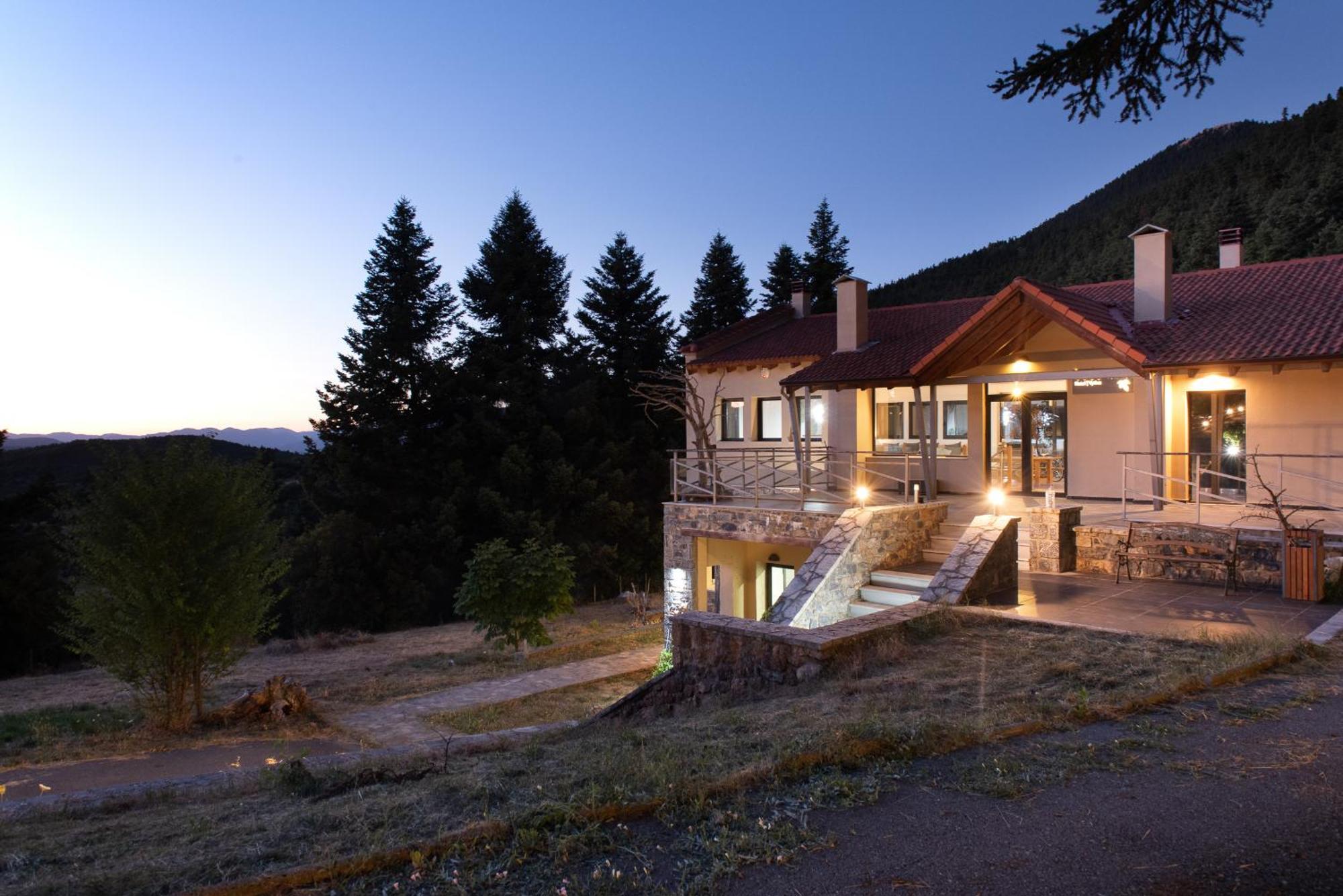 Natura Hotel Вітіна Екстер'єр фото